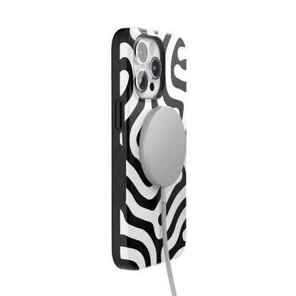 Maze | High Contrast Design Case
